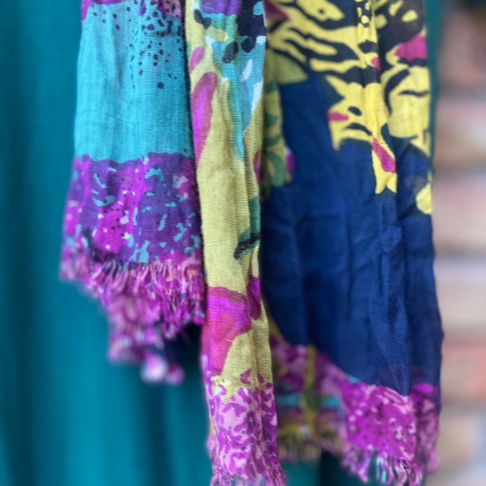 ABSTRACT SCARF JEWEL COLORS FRINGE - Picture 11 of 11
